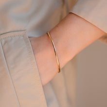 Load image into Gallery viewer, 18CT GOLD PLATED SLAVE TO LOVE BANGLE