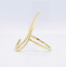 Load image into Gallery viewer, HANDMADE 9CT GOLD OPEN HEART RING