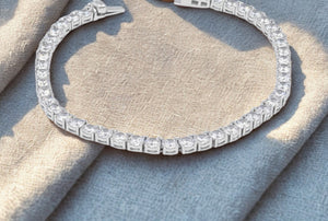 SPARKLING STERLING SILVER CUBIC ZIRCONIA TENNIS BRACELET