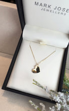 Load image into Gallery viewer, HANDMADE 9CT SOLID GOLD TILTED HEART PENDANT