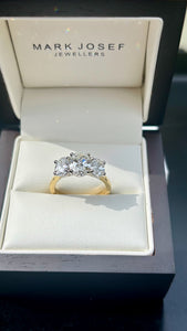 OVAL THREE STONE 2.79CT DIAMOND ENGAGEMENT RING