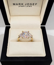 Load image into Gallery viewer, 9CT YELLOW GOLD CUSHION &amp; HEART CUT CUBIC ZIRCONIA RING