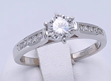 Load image into Gallery viewer, 9CT WHITE GOLD SOLITAIRE RING
