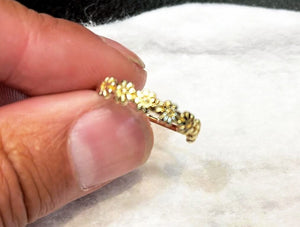 HANDMADE 9CT GOLD DAISY RING