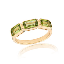 Load image into Gallery viewer, 9CT YELLOW GOLD  BAGUETTE CUT PERIDOT RING