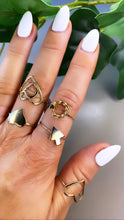 Load image into Gallery viewer, 9CT YELLOW GOLD HANDCRAFTED ROPE &amp; HEART RING