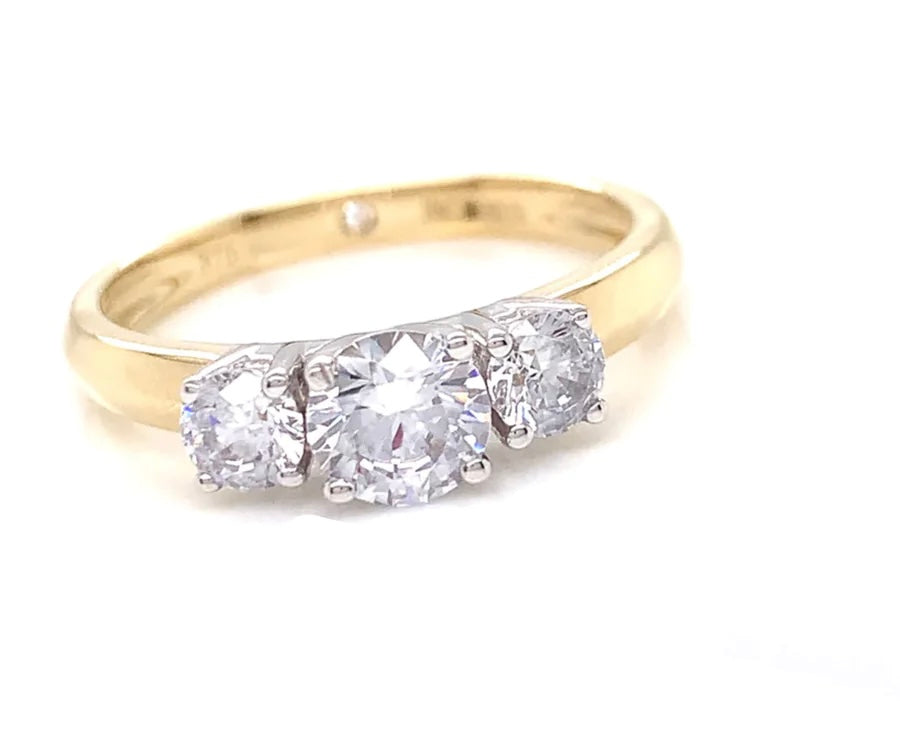 9CT YELLOW GOLD GRADUATED TRILOGY RING
